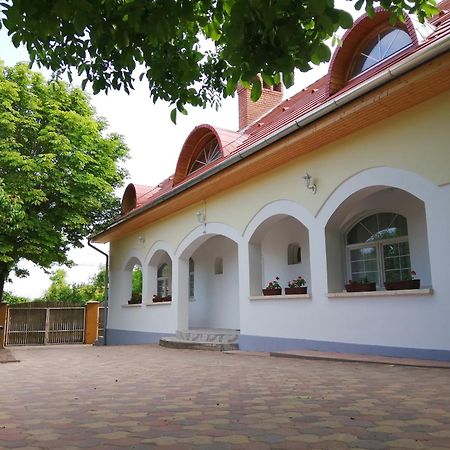 Gesztenye Vendégház Sagvar Exterior foto