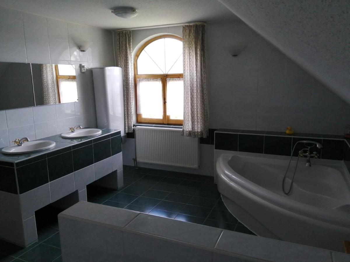 Gesztenye Vendégház Sagvar Exterior foto