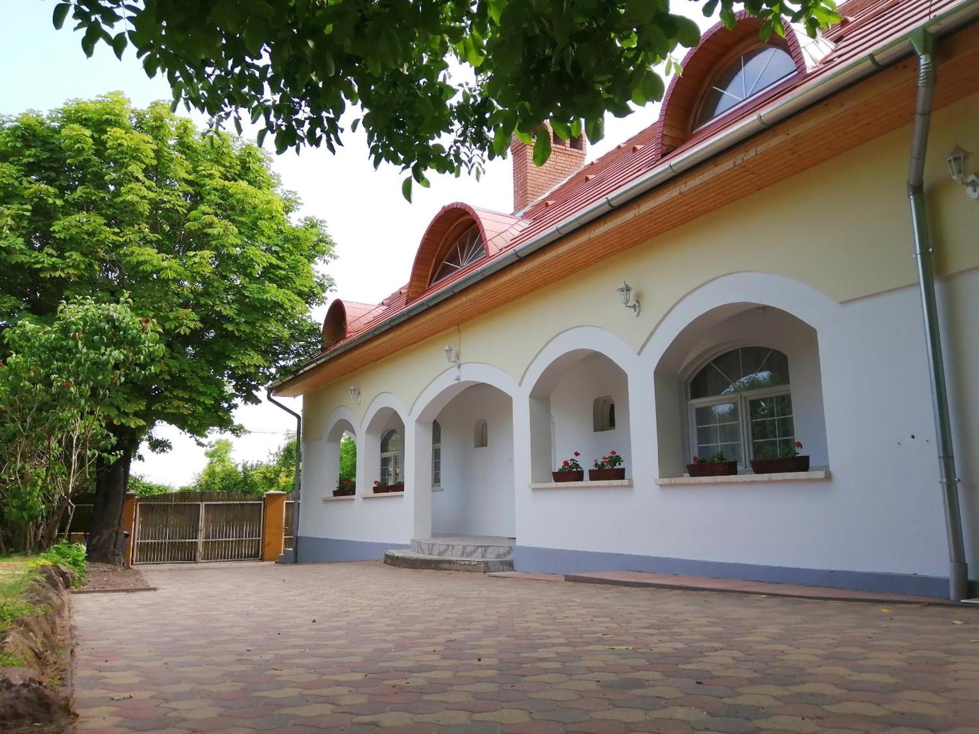 Gesztenye Vendégház Sagvar Exterior foto